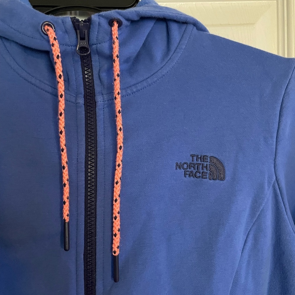 The North Face Womens size Medium Blue Zip Up Hoodie Jacket with Pink Accents - Picture 2 of 7
